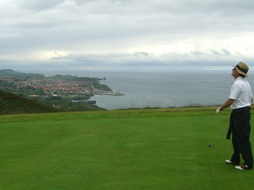 Golfing over Llanes