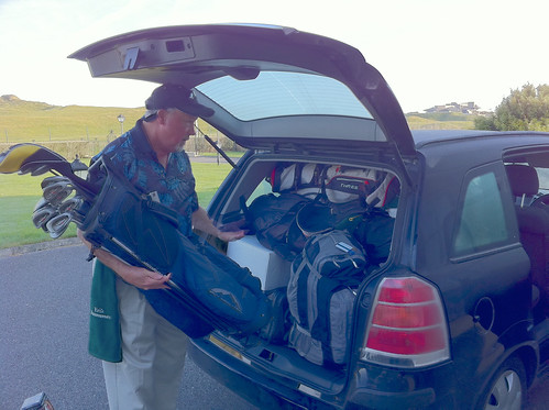 Jeff loads the van