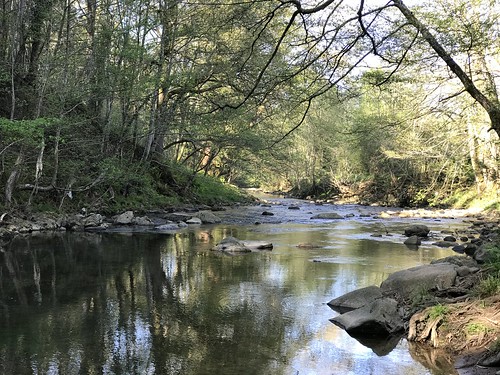 Slow shutter tricks with river rock splashes